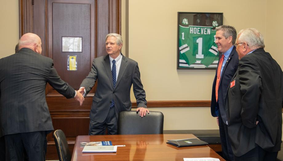 March 2022 - Senator Hoeven meets with members of ND-DAV while they're in Washington, D.C.